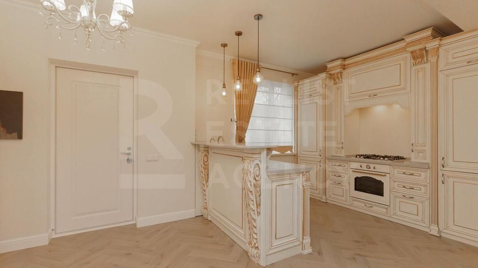 Chirie, casă, 4 camere, strada Melestiu, Centru - Poză 5