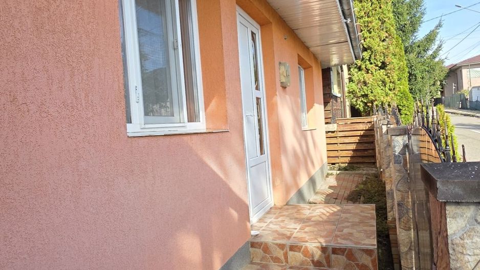 CASĂ INDIVIDUALĂ cu teren 272 mp, VASLUI - zona CARTIER; - Poză 1