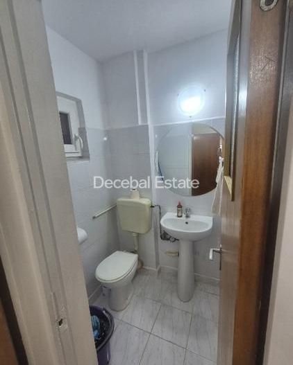 Apartament 3 camere 67 mp 1978 decomandat Titan - Poză 8
