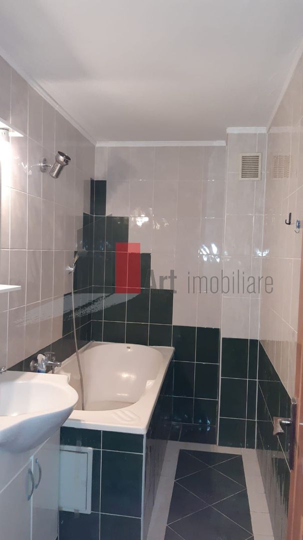 APARTAMENT 3 CAMERE DECOMANDATE SEBASTIAN - Poză 4