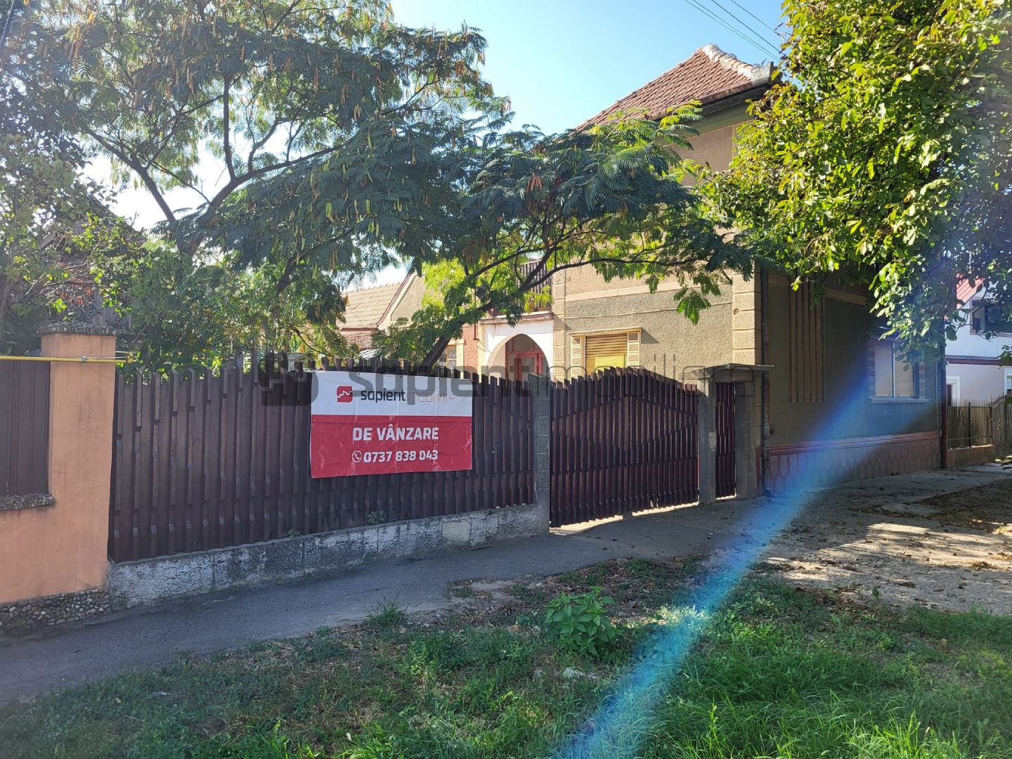 Casa de vanzare pentru 2 familii 5 camere 482mp - Poză 1