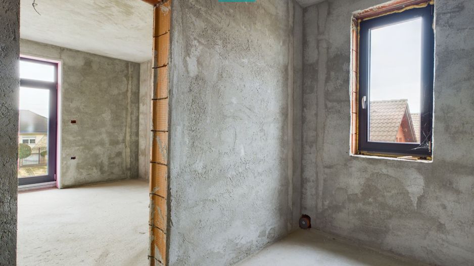 Vilă modernă pe 3 niveluri la gri în Poltura - Poză 26