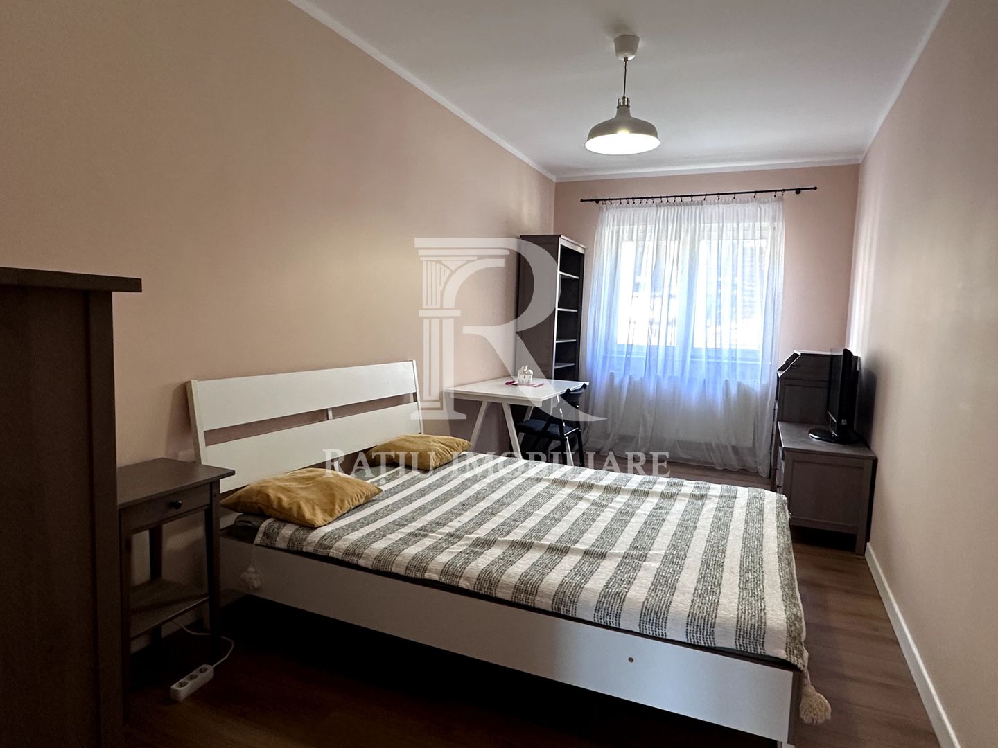 Apartament cu o camera | Central | Oradea - Poză 1