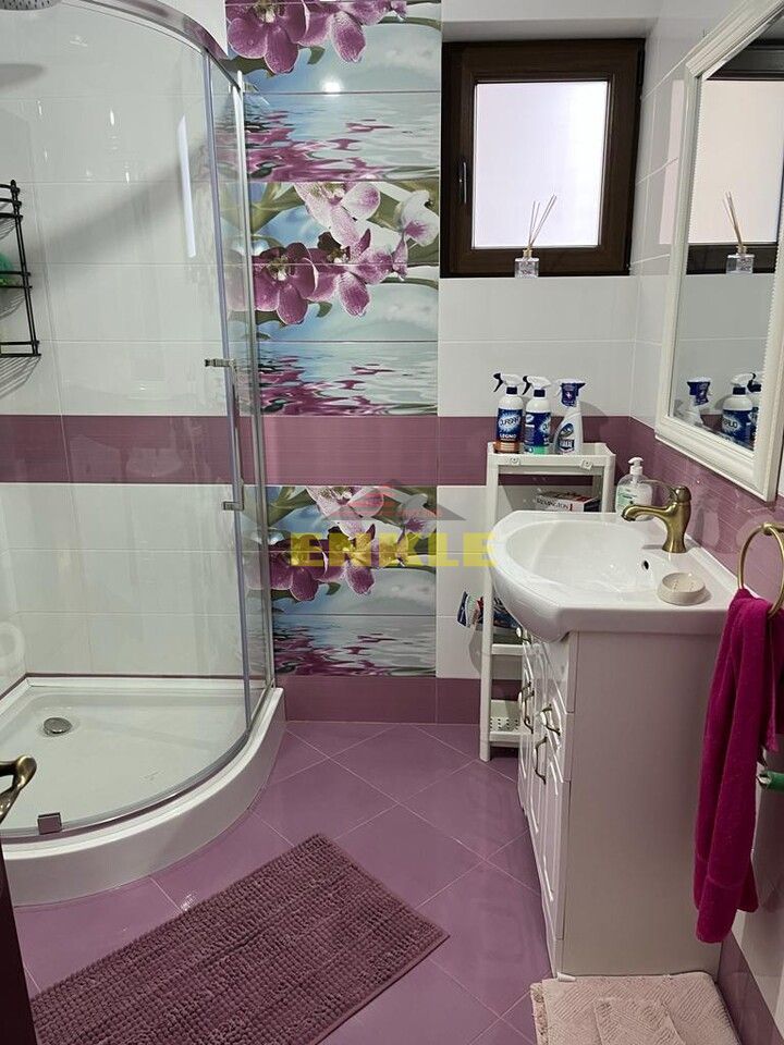 Casa , P+1+teren, 420 mp,situata in Broscauti ,pret 125000 Euro - Poză 3