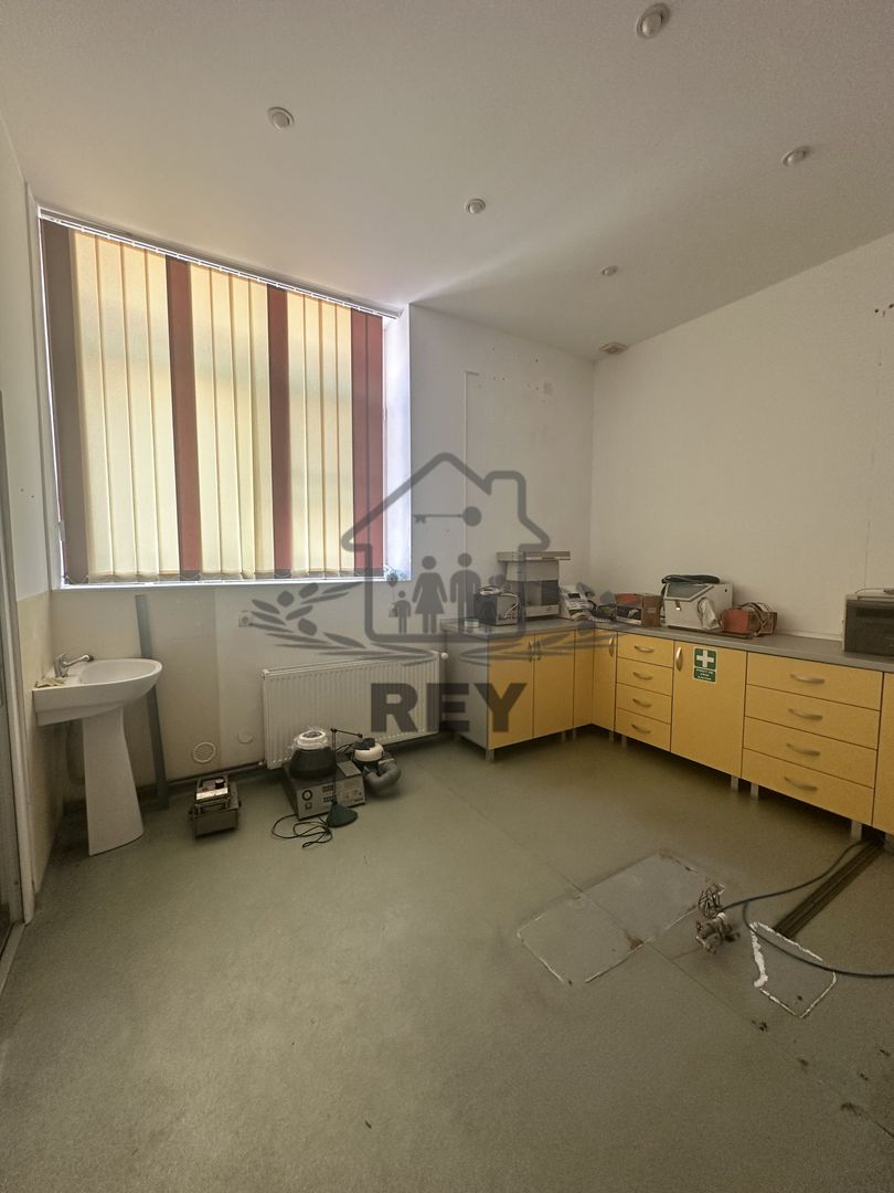 Ap. 108 mp– Parter, Centru Istoric, Pretabil Cabinet/Birou/Locuință/Reg Hotelier - Poză 28