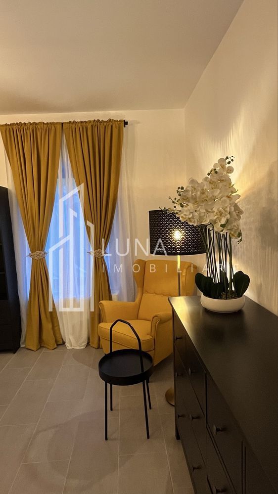 Piața Sfatului – apartament elegant, complet renovat și utilat - Poză 3