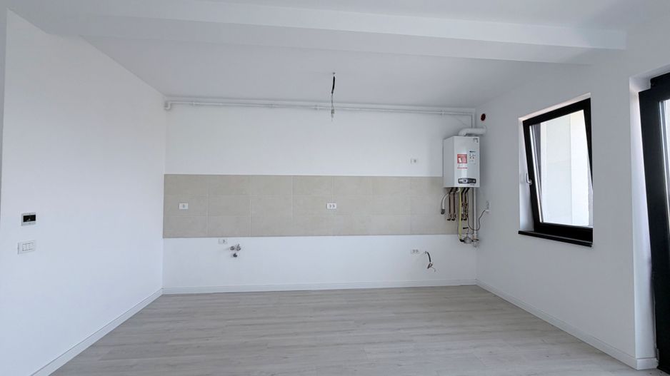 APARTAMENT CU TERASA - Poză 2