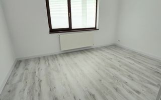 ​Casă 3 camere, 2 băi, curte generoasă 471 mp - Complex Luna, Balotești - Poză 5
