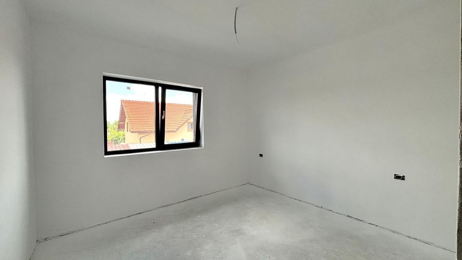 Casa individuala cu 4 camere - Zona Centrala - Utvin - Poză 4