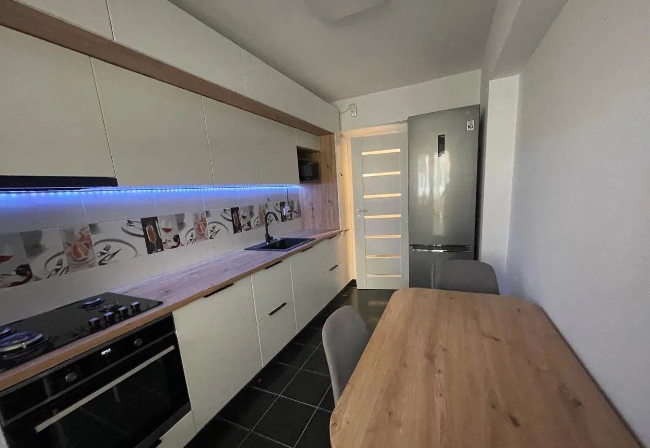 Apartament 2 camere Aparatorii Patriei | Decomandat | Parcare inclusa - Poză 1