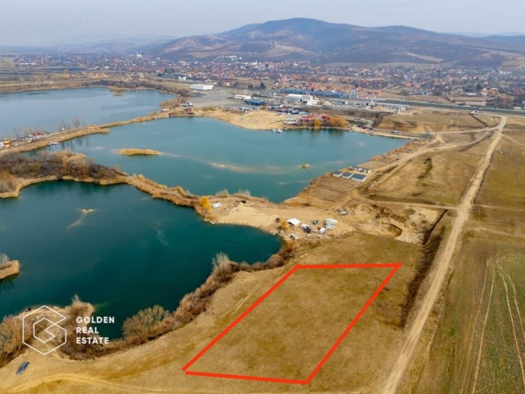 Teren de 9000 mp, langa Lacul Ghioroc, jud.Arad - Poză 1