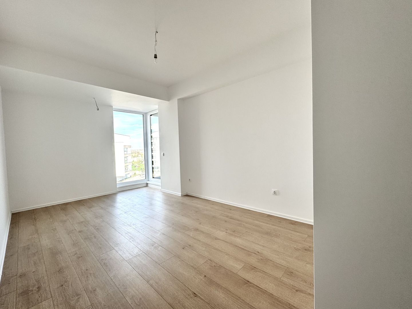 3 camere 76 mp SU + Balcon 6.5mp - Zona Lac Straulesti-Mall Colosseum - Poză 9