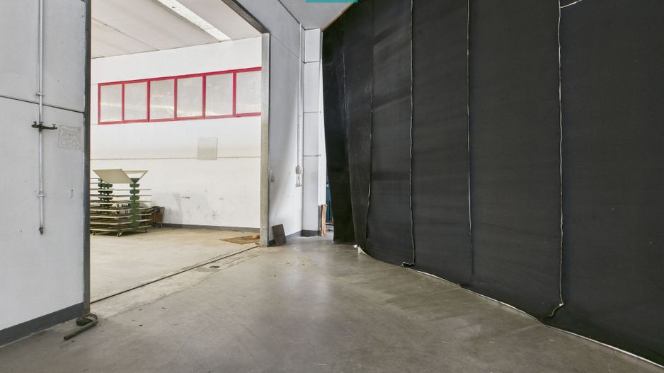 Hală de producție, cu birouri și teren, în Sebiș - Poză 19