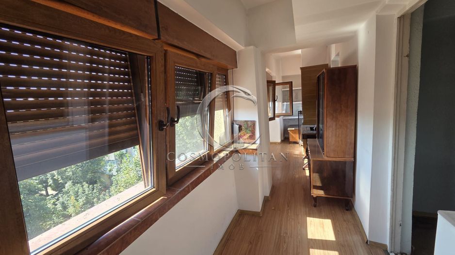 Apartament deosebit cu scara interioara si 4 camere ~ pozitie centrala - Poză 1