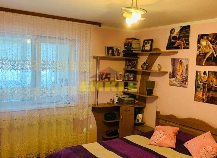 De vanzare Spatiu Comercial cu preluare afacere + Apartament 3 camere. 130.000 Euro Negociabil - Poză 3