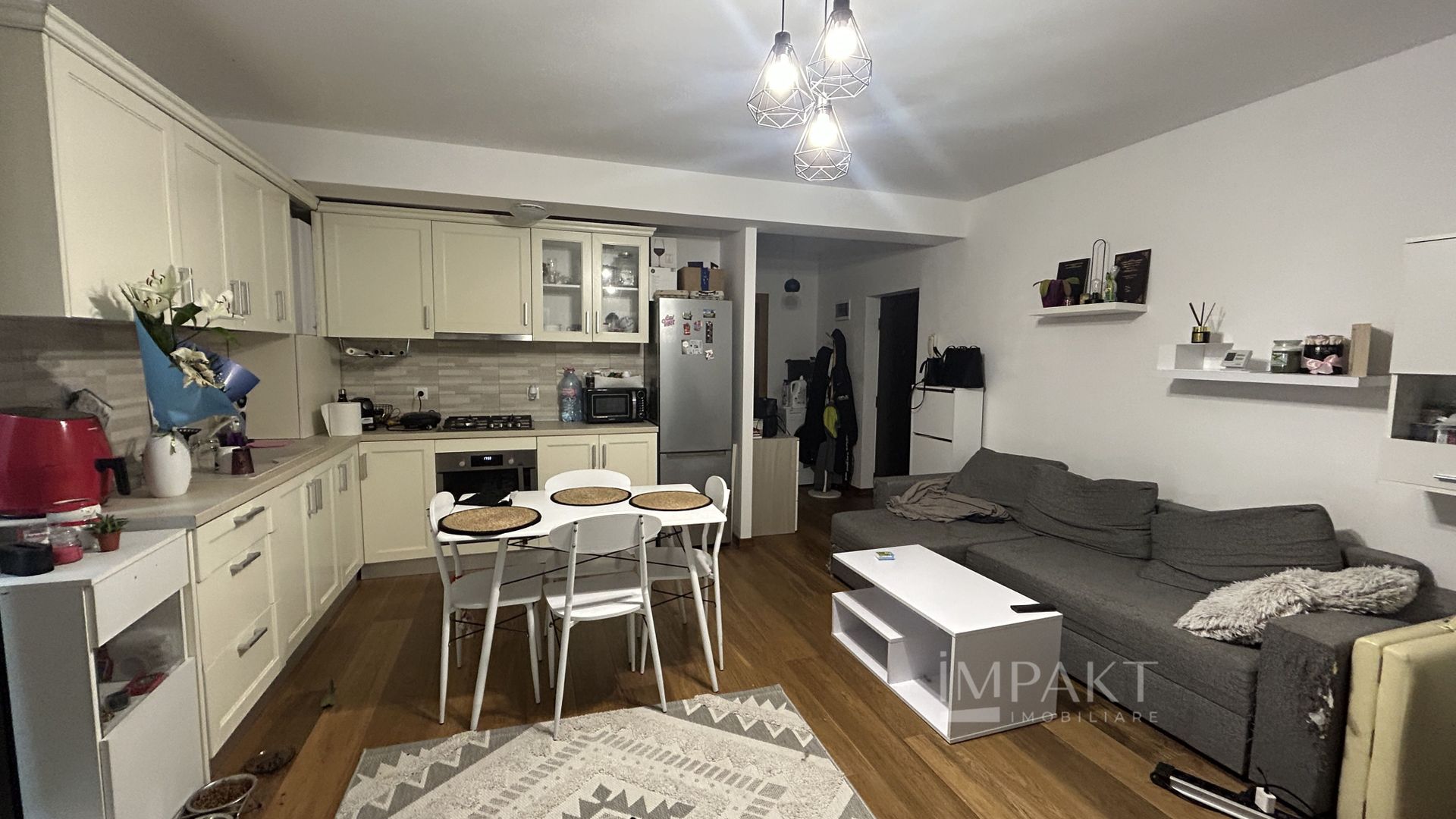 Vanzare apartament cu gradina in zona Campului - Poză 2