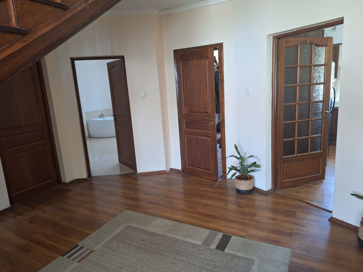 BRASADAS vinde casa individuala 8 cam teren 10 ari Unirii. - Poză 18