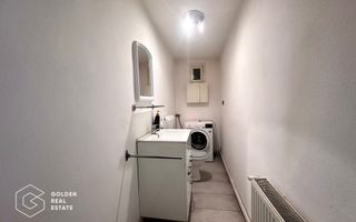 Casa centrala cu 3 camere, curte privata și gradina - Poză 12