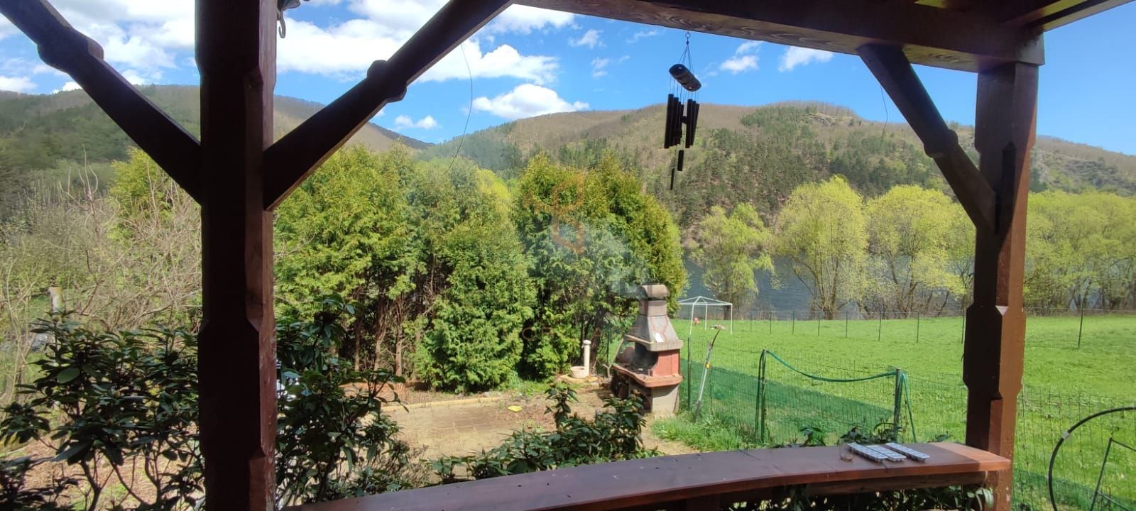 Cabana si teren 1000 mp cu iesire la lac! - Poză 14