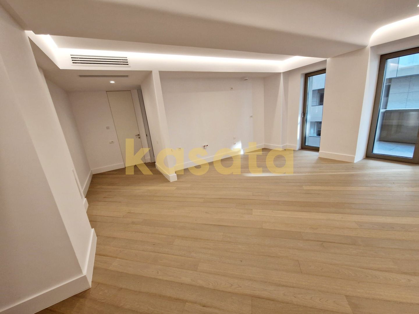 3 camere de lux – Cortina 126, Erou Iancu Nicolae, 100 mp + terasă - Poză 2