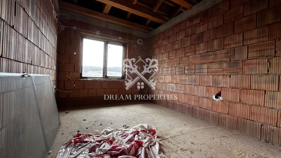 Duplex de vanzare 4 camere, 2 bai, teren 240 mp, intrare Chinteni - Poză 3