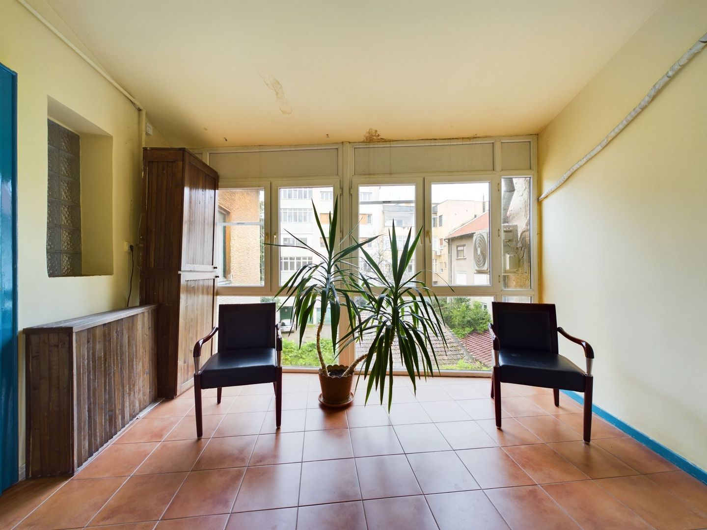 Apartament cu 4 camere, lângă Tribunalul Arad - Poză 2