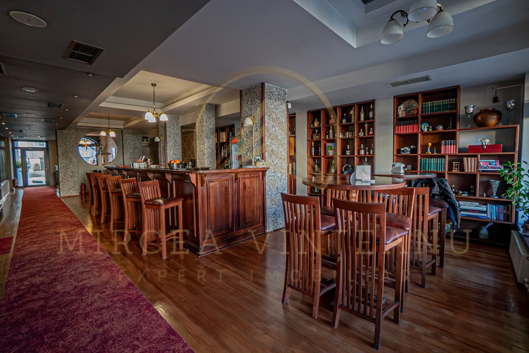 Hotel 3 Stele de Vânzare la  Delfinariu, aproape de Mamaia - Poză 7