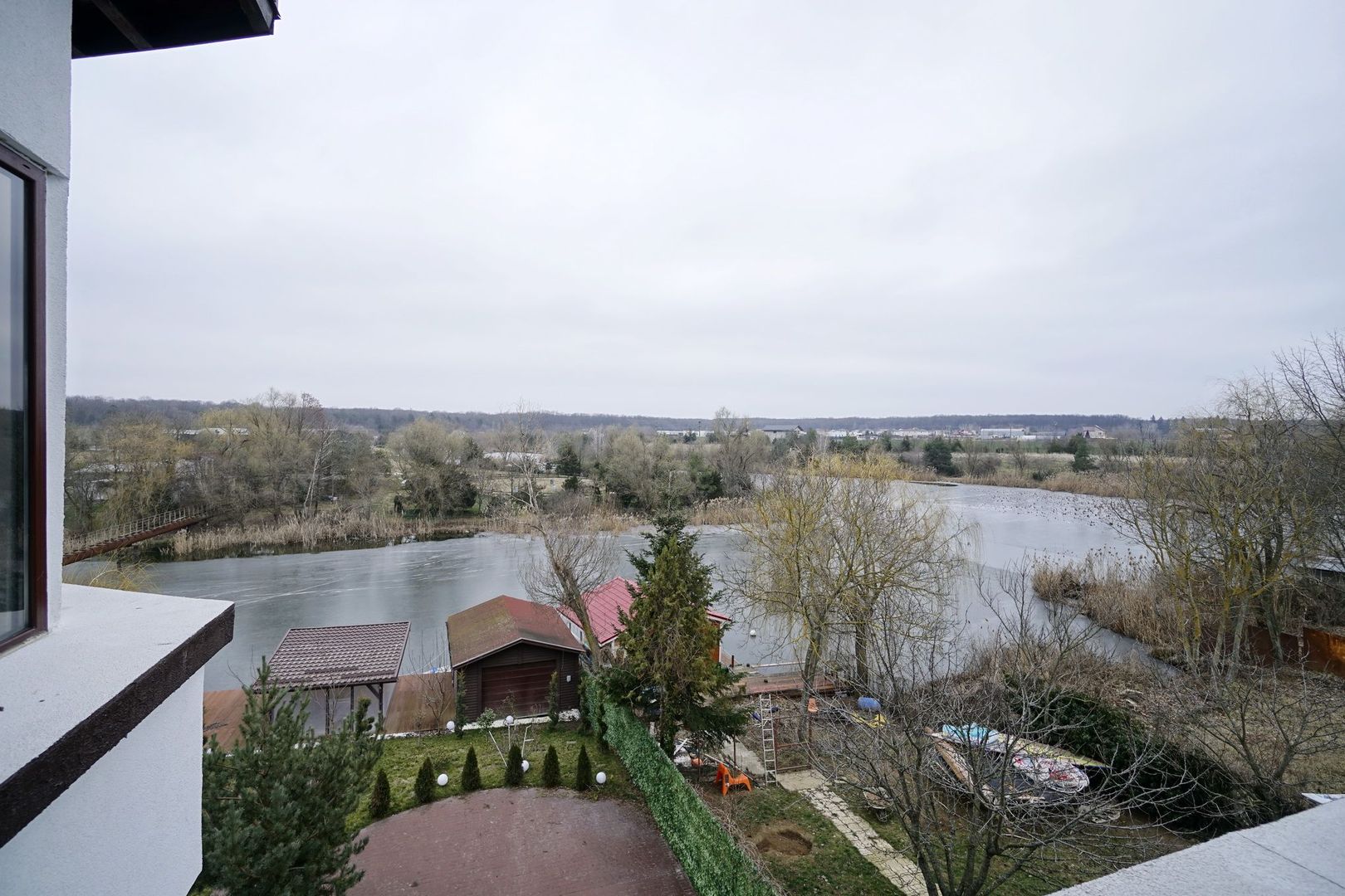 👉 Vilă spectaculoasă pe lac – Ghermănești | 573 mp | Terasă, ponton, - Poză 7