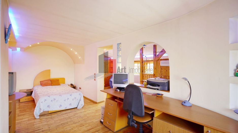 Proprietatea "ARCHA" , Vatra Luminoasa, JUMATATE DE VILA, intrare separata - Poză 13