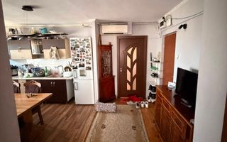 Apartament spațios cu 4 camere – Marghita, zona centrală - Poză 1