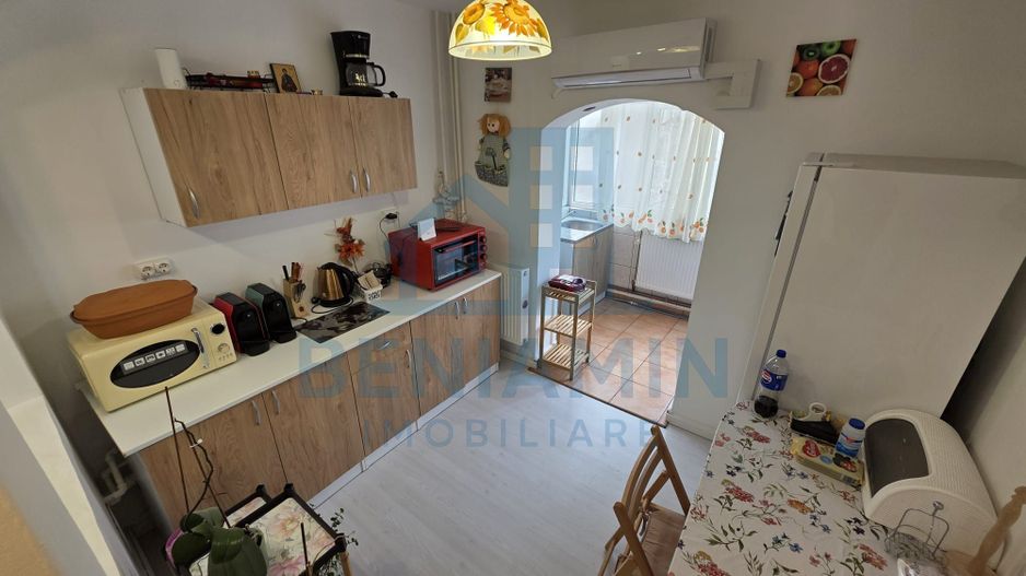 Apartament-Doua-Camere-Decomandat-1Mai-Etaj 2 - Poză 3