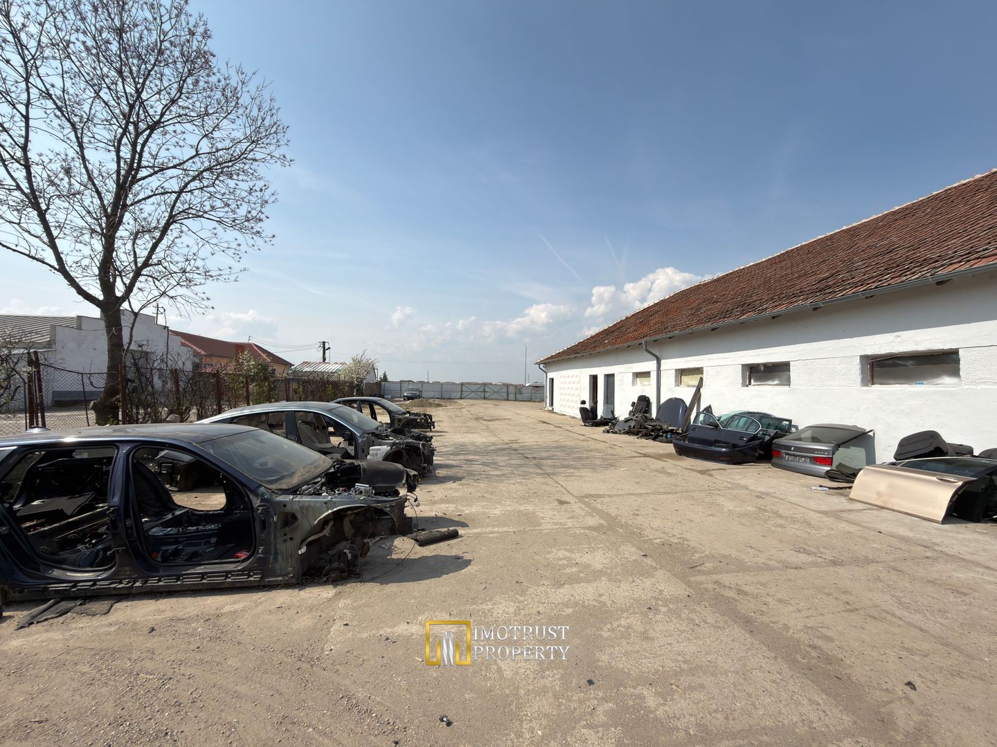 Hala + teren de închiriat pentru service auto / dezmembrări / depozit - Poză 5