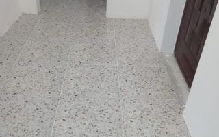 2 cam dec Aradului-Mall parter - Poză 3