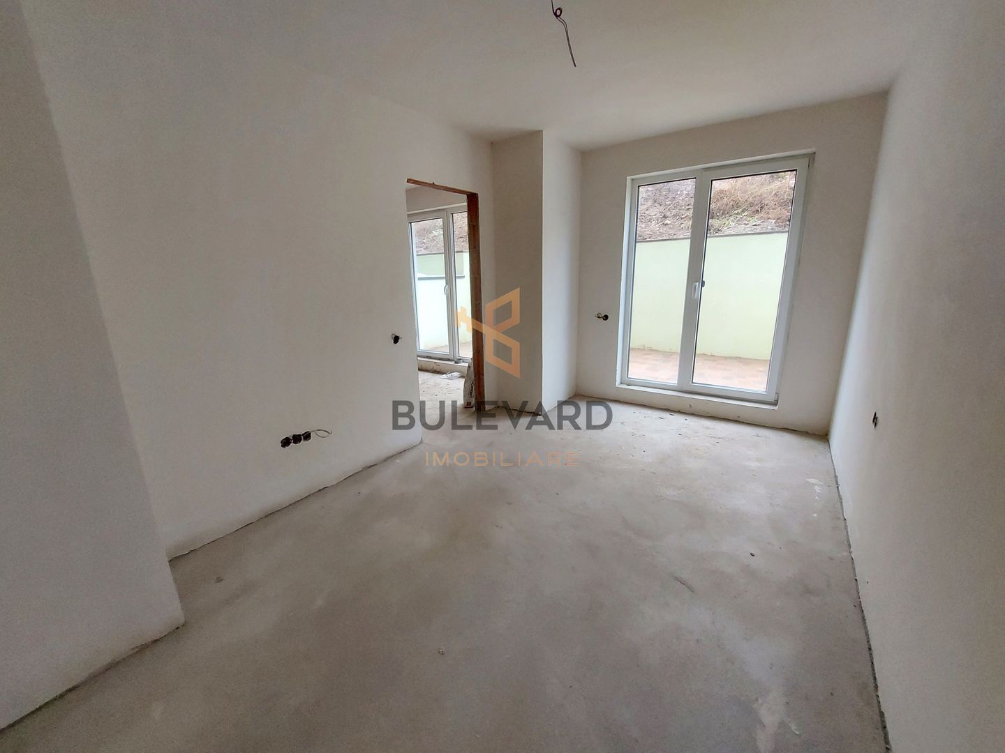 Apartament cu 2 camere+tersa de 20 mp, zona Vivo!! - Poză 8