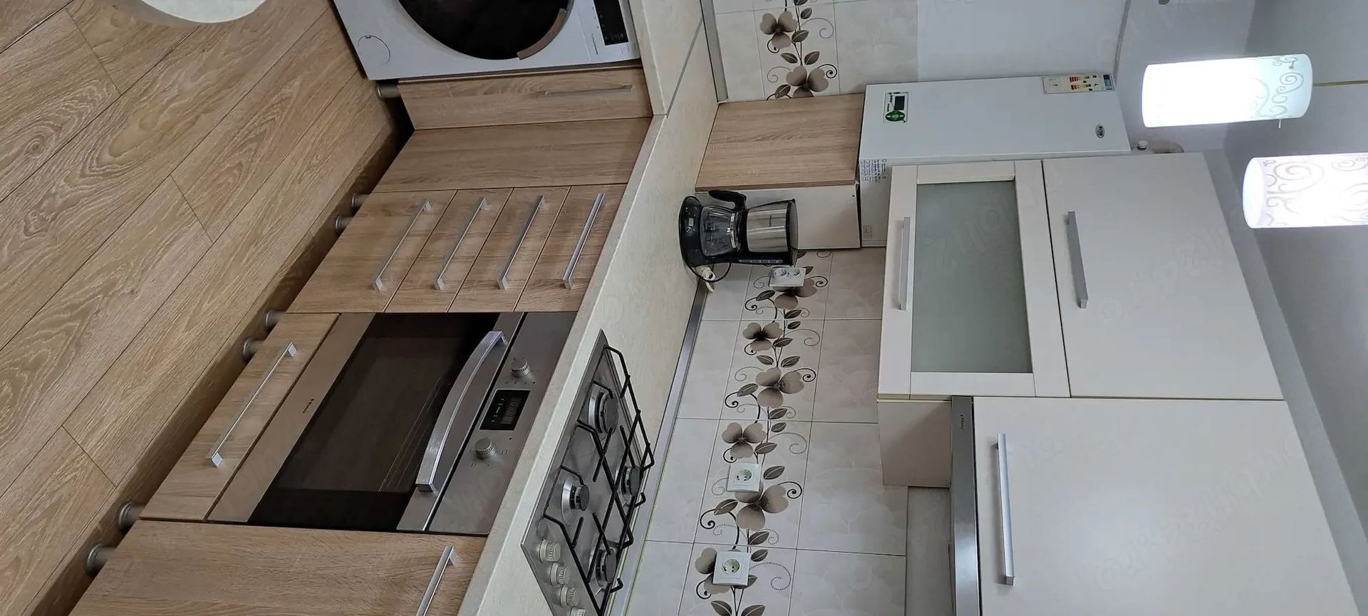 Apartament 2 camere, decomandat, Cetate, bulevard - Poză 2