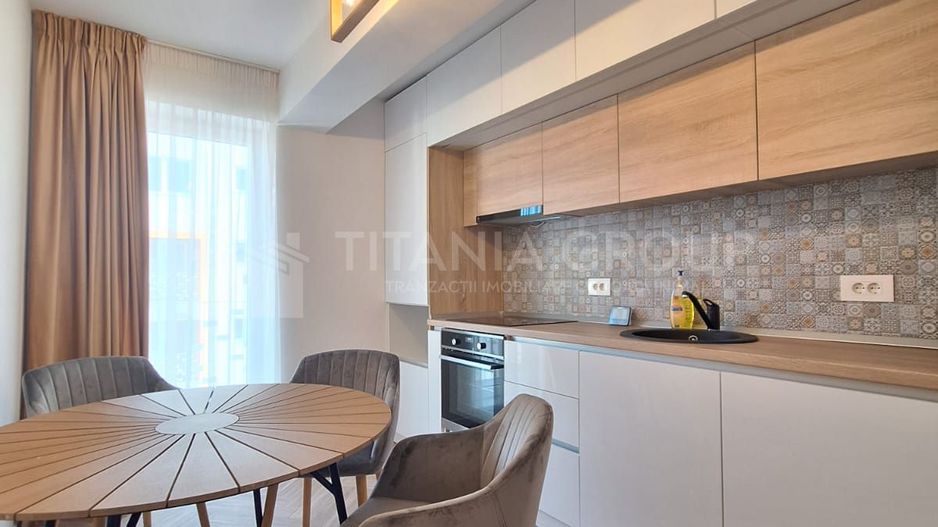 Apartament 3 camere,2 bai+parcare, lux Rasnov - Poză 2