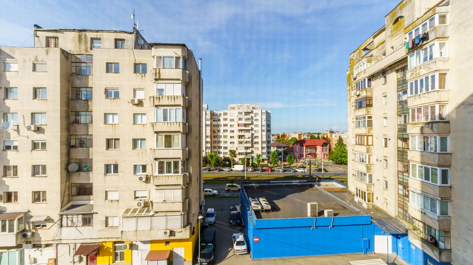 Apartament cu 3 camere în cartierul Vlaicu - Poză 2