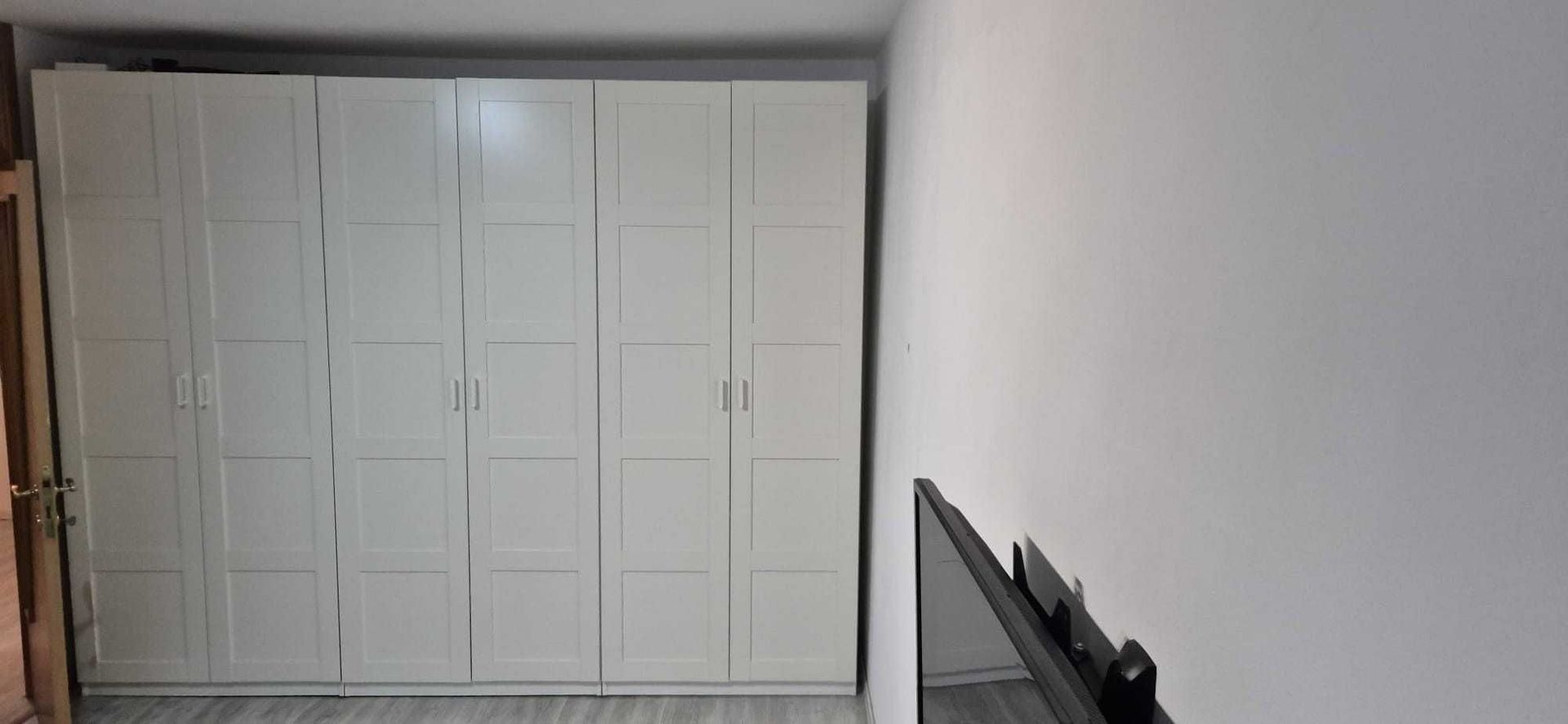 Închiriez garsonieră modernă, Piata Muncii, spațioasă, boiler, AC - Poză 3