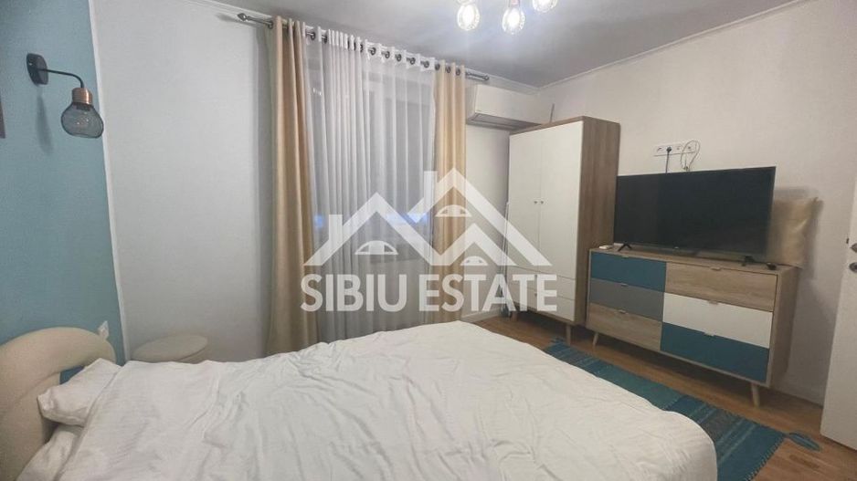 Apartament de inchiriat, cu 2 camere- zona Centrala, mobilat si utilat - Poză 2