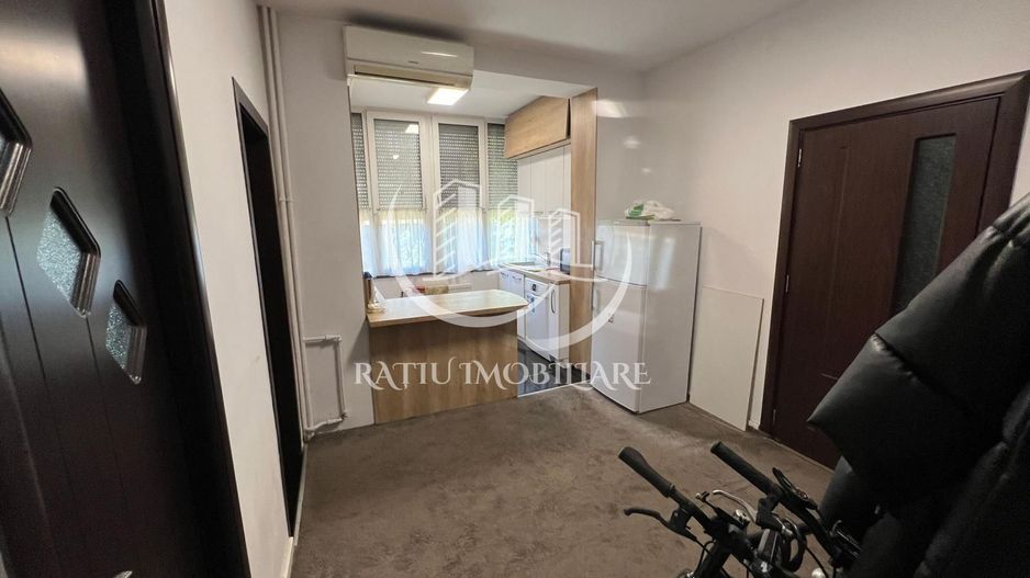 Apartament cu 4 camere | Zona Centrala | General Magheru | Oradea - Poză 12