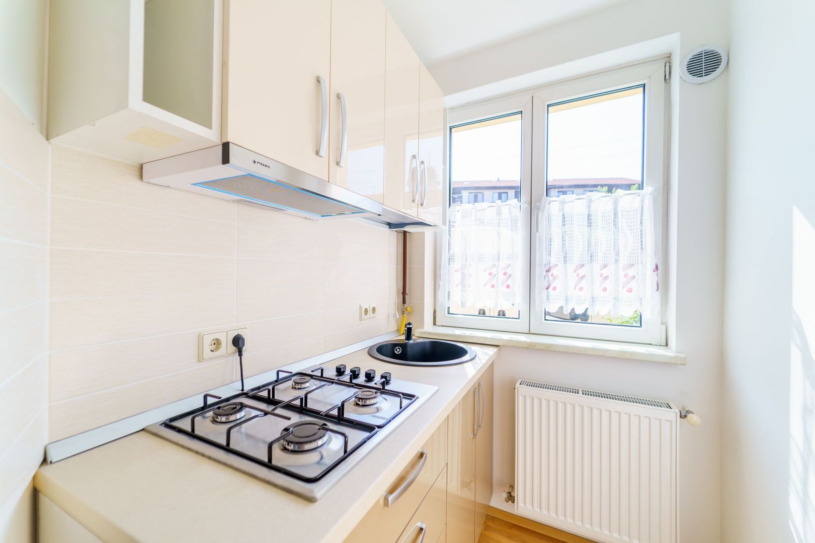 Apartament la casă zona Uta - Poză 6
