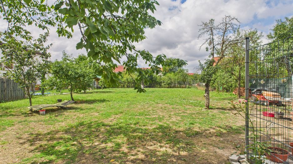 Vilă spațioasă cu 6 camere în Dumbrăvița - Poză 30