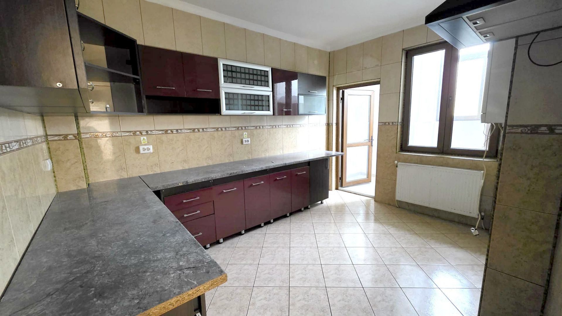 Delea Veche- Vila S+P+1E+Pod- 8 camere- 290 mp utili - Poză 6