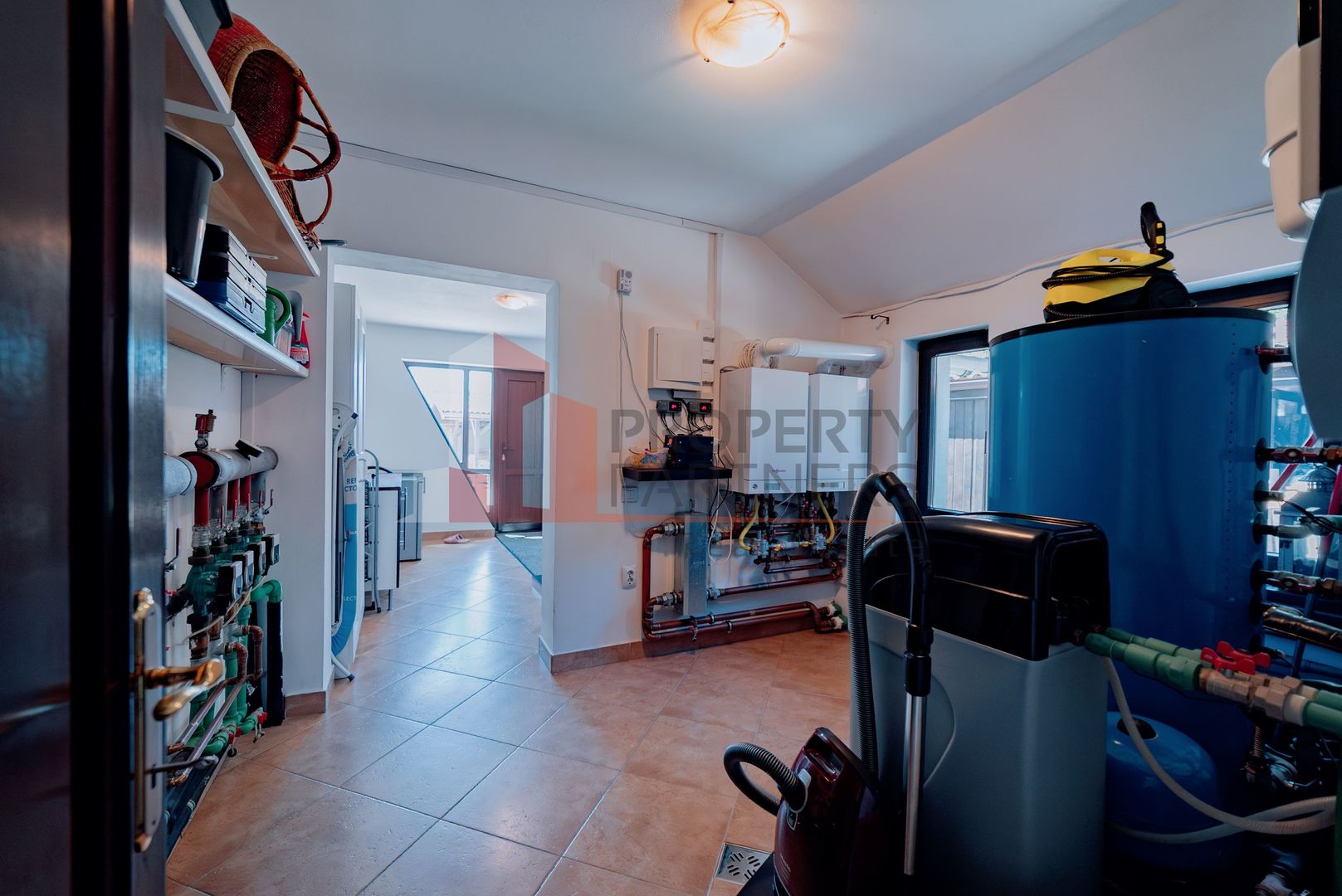 Proprietate de lux în Ghimbav, la doar 10 minute de Brașov - Poză 35