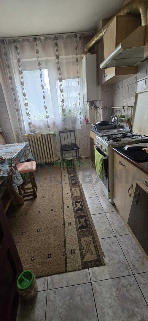 Închiriez apartament 2 camercamere semideomande - Poză 1