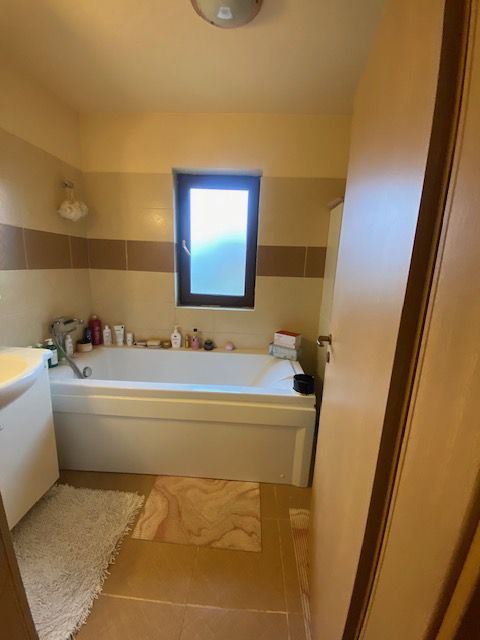 Duplex cu piscina Dumbravita Zona PADURE - Poză 9