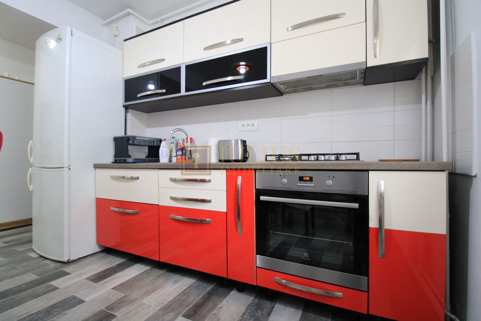 3 camere, 2 bai, centrala proprie - Poză 15