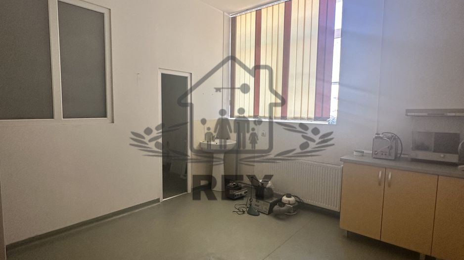 Ap. 108 mp– Parter, Centru Istoric, Pretabil Cabinet/Birou/Locuință/Reg Hotelier - Poză 34