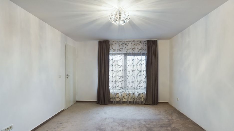 Vilă de lux cu două locuințe, în Dumbrăvița – Locație Excelentă! - Poză 19