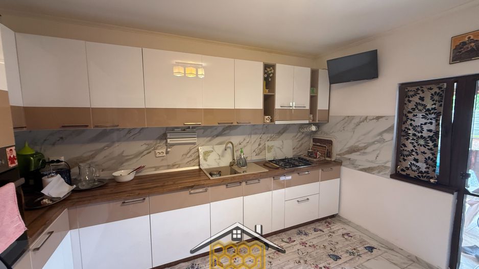 Casa Spatioasa in Cartierul Lapus – Confort, Liniste si Spatiu Generos - Poză 8